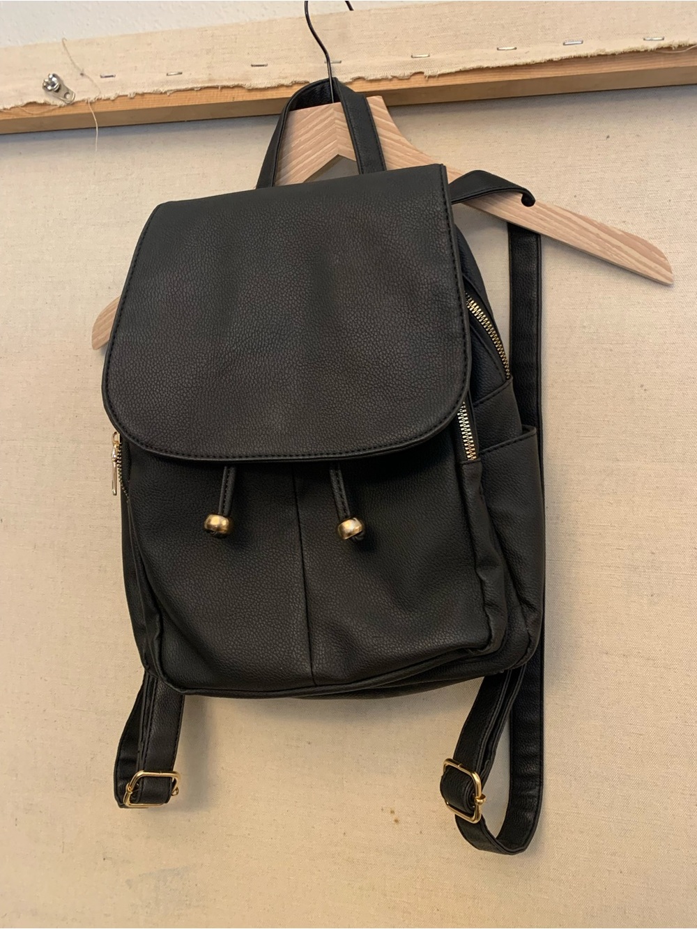 Women’s Black 90s Style Leatherette Drawstring Backpack